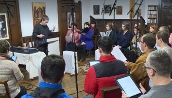 Biserica Anglicană din București a fost gazda înregistrărilor sonore pentru documentarul „Tovarășu'”. Când apare producția despre România comunistă