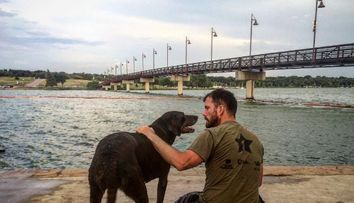 Gestul emotionant facut de un barbat pentru cainele lui diagnosticat cu cancer. Povestea lor a devenit virala