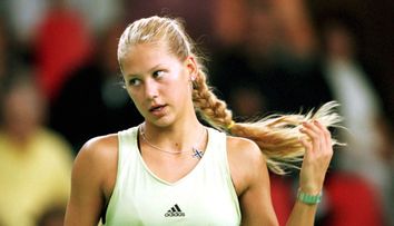O mai tii minte pe Anna Kournikova, sex simbolul anilor 2000? Cum a ajuns sa arate la 36 de ani fosta tenismena