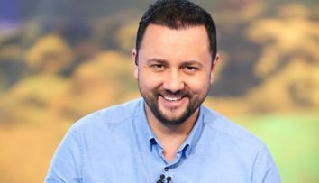 O imagine cat 1000 de cuvinte. Cu cine s-a fotografiat Catalin Maruta si ce mesaj a avut pentru mame, de 8 martie