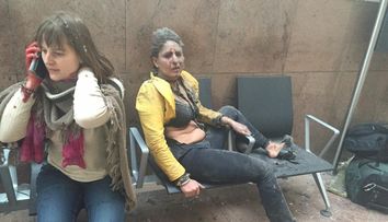 Povestea emotionanta din spatele unei dintre cele mai viralizate poze dupa atentatele de la Bruxelles