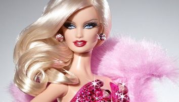 Plinuta, mai scunda sau inalta. Cum va arata de acum inainte celebra papusa Barbie. Decizia luata de producatori