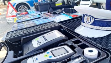 Un polițist s-a testat singur cu aparatul drugtest din dotare, iar rezultatul a fost pozitiv. Agentul a fost nevoit apoi să facă analize de sânge