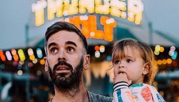 Refuza sa le dezvaluie oamenilor sexul copilului lor. Motivul pentru care acesti parinti au luat o asemenea decizie