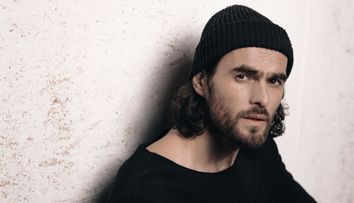 INTERVIU EXCLUSIV Mihail a lansat un nou album! Totul despre pasiuni, carieră și omul din spatele pieselor