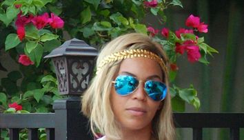 Beyonce, naturala in vacanta. Cum arata nemachiata si in costum de baie una dintre cele mai sexy cantarete din lume