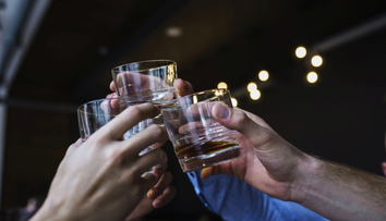 (P) Vrei să ai o petrecere reușită? Adaugă pe lista de cumpărături aceste sortimente de Jack Daniel's!