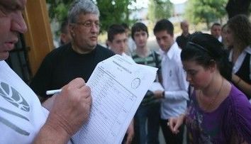 Bac 2011: S-au dat subiectele la matematica si istorie. Cum au aratat cele de anul trecut