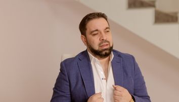 Sosia lui Florin Salam face înconjurul internetului! Cine este bărbatul care seamănă izbitor cu celebrul cântăreț de manele FOTO