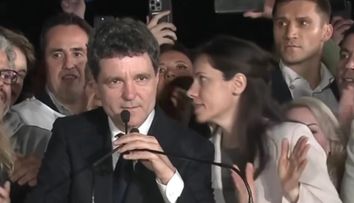 Ce i-a spus la ureche Mirabela Grădinaru lui Nicușor Dan după ce a câștigat alegerile prezidențiale. Un singur cuvânt i-a șoptit