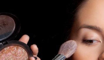 (P) Pleci în concediu și vrei să arăți impecabil? Uite 4 pensule de machiaj ideal de luat în vacanță!