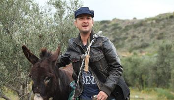Octavian Strunila a revenit la Ferma Vedetelor. Motivul pentru care s-a intors in Cipru