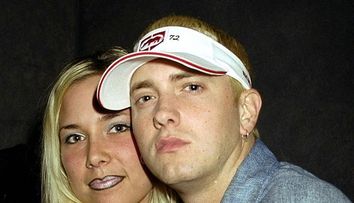 Fosta nevastă a lui Eminem a încercat să se sinucidă. Care e starea lui Kimberly Scott