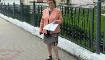 Povestea bunicii din Neamț care a promovat examenul de Bacalaureat la 75 de ani! Ce note a obținut și ce vrea să facă mai departe: „A fost un pic de stres, dar am reușit!”