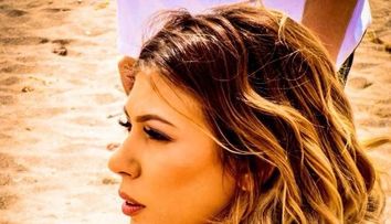 Sore lanseaza un nou videoclip. Cum suna cea mai recenta piesa a artistei