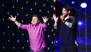 Smiley si Pavel Bartos, acrobatie si dansul calusarilor, in cea de-a patra editie Romanii au talent