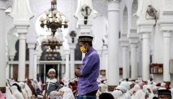 Distanțarea socială în timpul Ramadanului. Musulmanii au luat cu asalt moscheile
