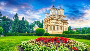 Bisericile s-au redeschis, dar în anumite condiții și cu reguli stricte. Ce trebuie să știe enoriașii