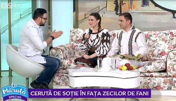 VIDEO Cerută de soție în fața zecilor de fani
