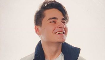 VIDEO Selly, vocea unei generații