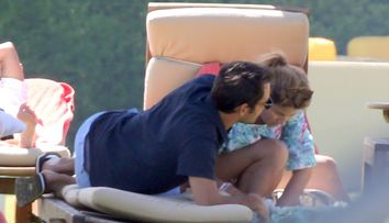 Asa arata sotia lui Roger Federer in costum de baie. Nu are dimensiuni de model, dar sportivul o iubeste la nebunie