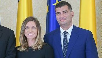 Simona Halep, primele fotografii după ce s-a spus că s-a logodit! Sportiva, superbă într-o rochie neagră