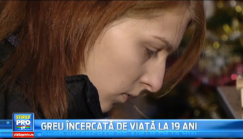 Traieste intr-o camera improvizata si face baie prin vecini, dar strange bani pentru carti. 