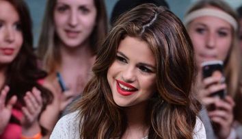 Primele poze cu Selena Gomez si surioara ei nou-nascuta. Vezi cat de simpatice sunt si afla cum o cheama pe pitica
