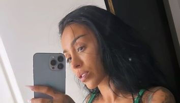 Ruby, video-selfie din baie, în timp ce face duș! Imaginile cu artista goală, postate pe Instagram