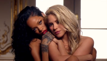 Imaginile care au luat milioane de fani prin surprindere. Shakira si Rihanna apar in ipostaze fierbinti in cel mai nou videoclip