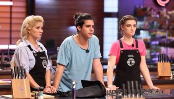 Giacomo, Delia și Nicolle, emoții mari înainte de anunțul chefilor. Cine dintre ei părăsește competiția MasterChef