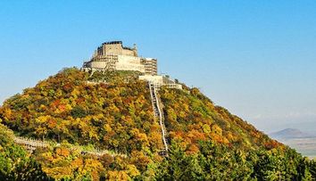 300.000 de turisti sunt asteptati intr-un loc fantastic din Romania. Cetatea Deva se redeschide dupa 3 ani de lucrari