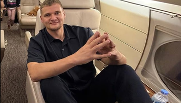 Cine e controversatul om de afaceri care a fugit din Dubai cu un avion privat, plătit 150.000 de lire sterline: ”E atât de simplu, nu știu de ce nu face toată lumea la fel!”