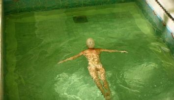 Jojo, din nou in piscina pentru Sergiu Nicolaescu