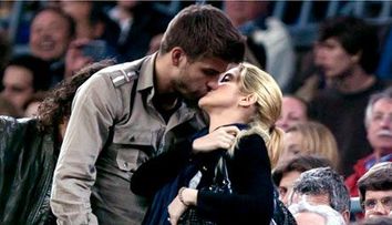 Shakira are o relatie mai mult decat apropiata cu un coleg din juriul 