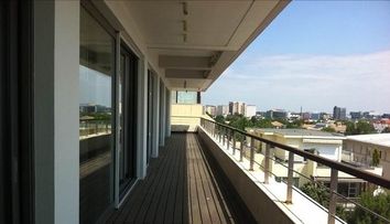 Cel mai scump apartament scos la vanzare in Romania costa 2 milioane de euro. FOTO