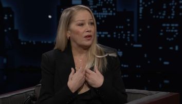 Christina Applegate, prima reacție după ce s-a scris că a fost internată într-un spital din Los Angeles. Cum se simte actrița diagnosticată cu scleroza multiplă