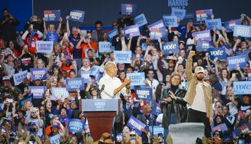Asta le întrece pe toate! Barack Obama a cântat rap la un miting în sprijinul Kamalei Harris și l-a adus pe scenă pe Eminem VIDEO