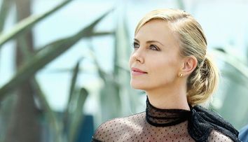 Imagini rare cu Charlize Theron și fiicele sale. Cum și-a impresionat actrița fanii