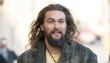 Starul din Aquaman, Jason Momoa, pericol la înălțime. Avionul său a aterizat de urgență
