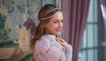 La 44 de ani, nora unuia dintre cei mai bogați oameni din lume este însărcinată cu al șaselea copil. Cum a dat vestea Natalia Vodianova, rusoaica a cărei poveste de viață pare desprinsă din filme
