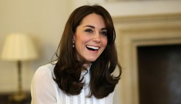 Kate Middleton, tinuta indrazneata la un eveniment. A purtat o rochie extrem de scurta, care i-a evidentiat picioarele