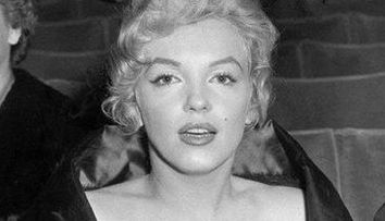 Fotografii cu Marilyn Monroe, realizate cu ocazia primului ei pictorial, vandute la licitatie. <span style=