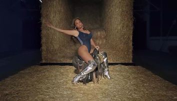 Beyonce lansează o nouă colecție de haine! Imagini incendiare cu artista în ținutele „Ivy Park Rodeo”