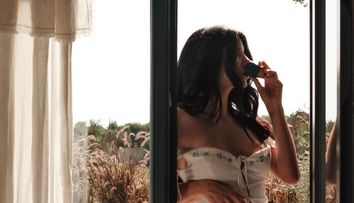 Ioana Grama, în ipostaze îndrăznețe cu noul iubit. A lăsat inhibițiile deoparte și a publicat imaginile pe internet