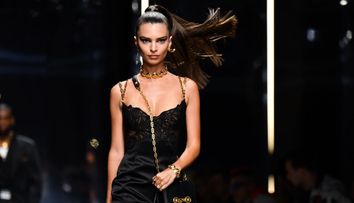 Emily Ratajkowski, abuzată sexual la 20 de ani. „Mi-a fost frig, tremuram și m-am ghemuit sub o pătură”