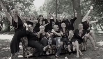 O femeie bolnava de cancer a crezut ca va participa la o simpla sedinta foto, dar a avut parte de surpriza vietii ei