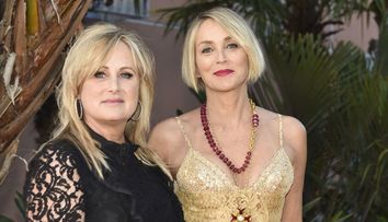 Sharon Stone, distrusă după ce sora ei mai mică, bolnavă de lupus, s-a infectat cu coronavirus