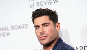 În ce stare se află acum Zac Efron după ce s-a accidentat în vacanța din Ibiza. Actorul a publicat o fotografie imediat după ce a ieșit din spital