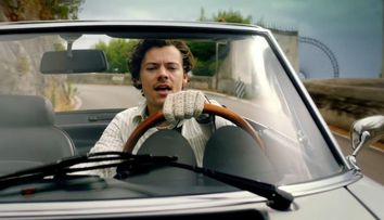 Harry Styles, implicat într-un triunghi amoros cu o femeie și un bărbat, în noul său film